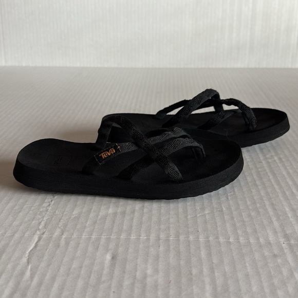 Teva Olowahu Black Flip Flops - Picture 7 of 11
